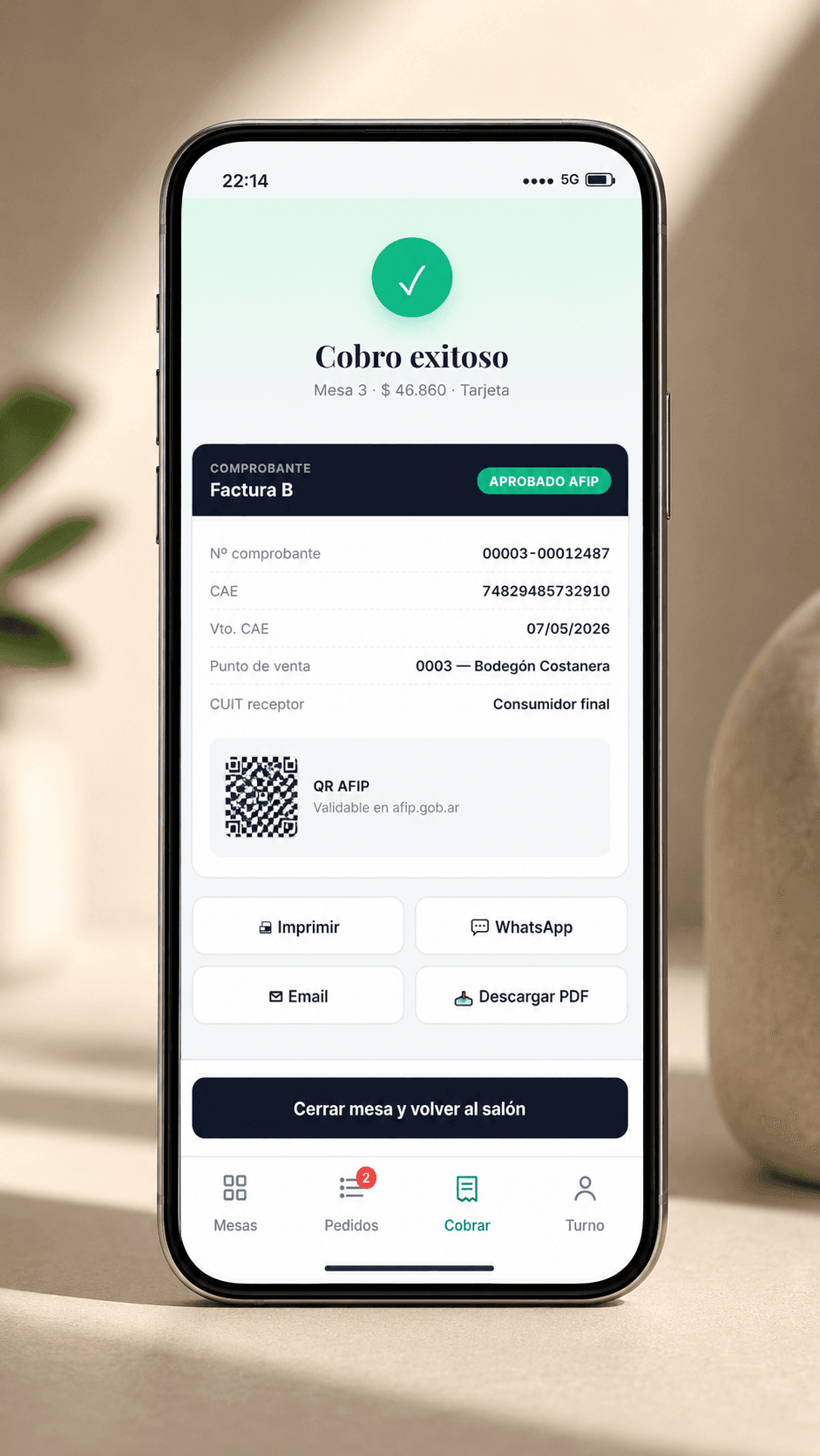 Comprobante AFIP exitoso con CAE, datos fiscales y opciones de imprimir o compartir por WhatsApp